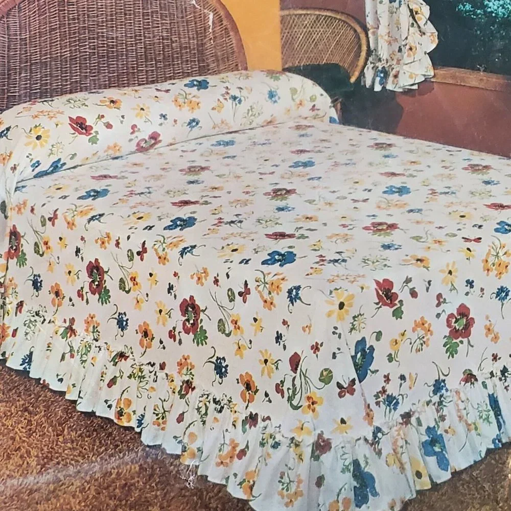 Vintage 70s Queen Spring Time Priscillas Floral Ruffle Trim Comforter‎ Curtains